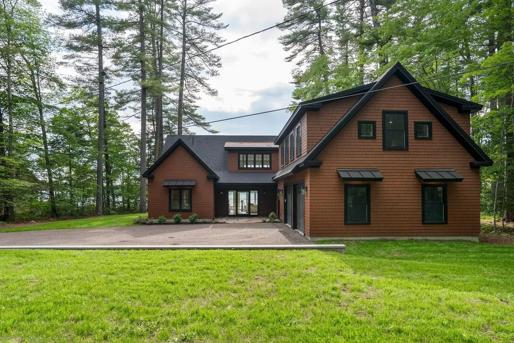 32 Hutchins Road Raymond ME 04071