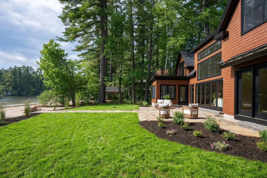 32 Hutchins Road Raymond ME 04071
