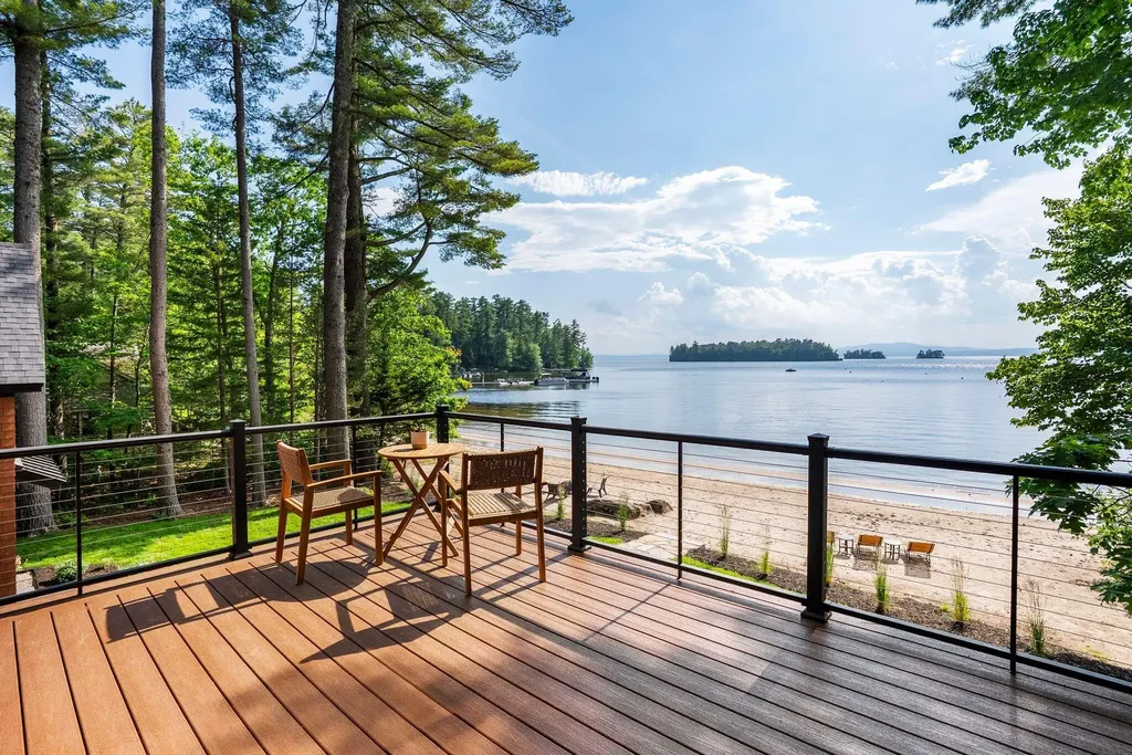 32 Hutchins Road Raymond ME 04071
