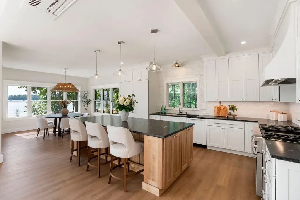 32 Hutchins Road Raymond ME 04071