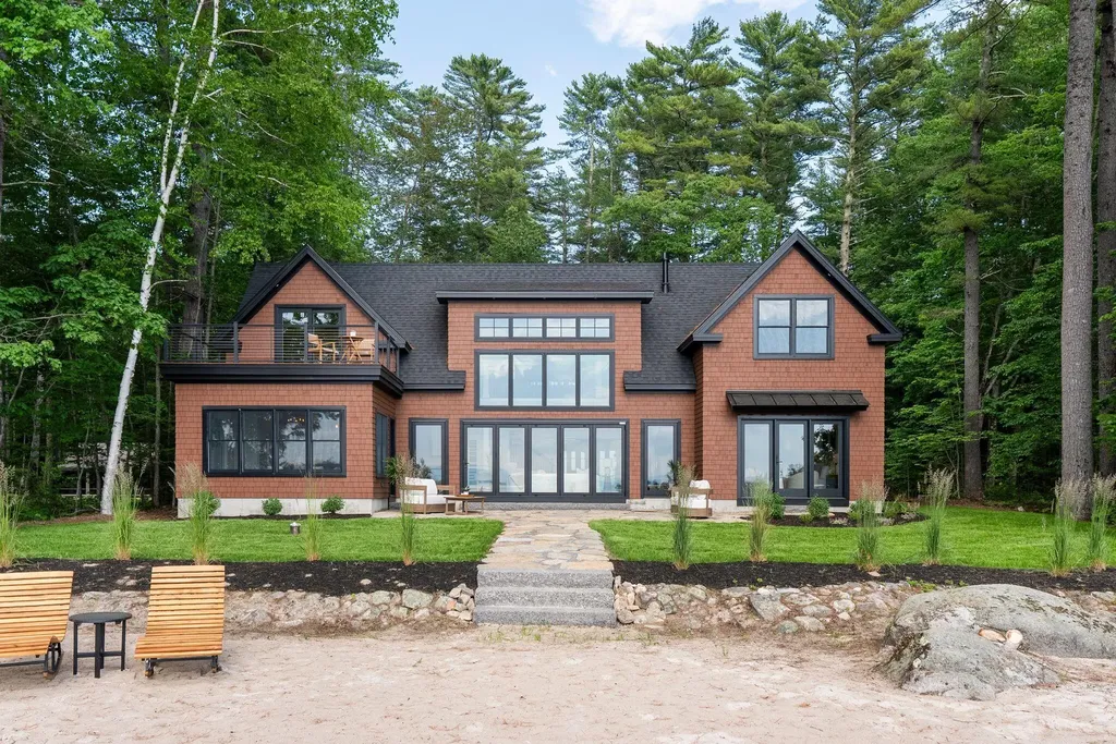 32 Hutchins Road Raymond ME 04071