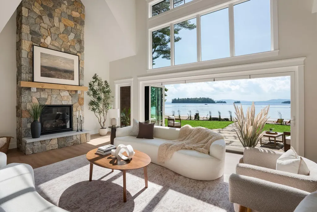 32 Hutchins Road Raymond ME 04071