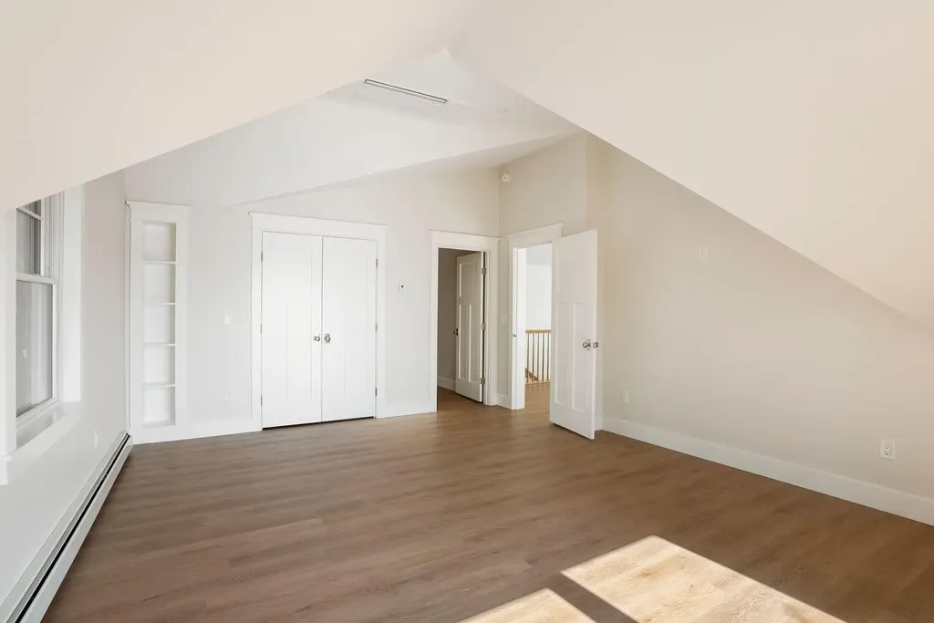32 Hutchins Road Raymond ME 04071