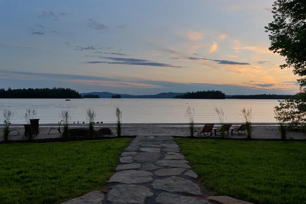 32 Hutchins Road Raymond ME 04071
