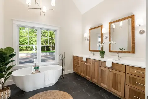 32 Hutchins Road Raymond ME 04071