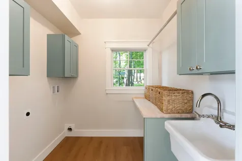 32 Hutchins Road Raymond ME 04071