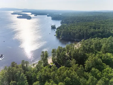 32 Hutchins Road Raymond ME 04071