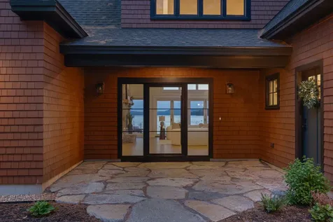 32 Hutchins Road Raymond ME 04071
