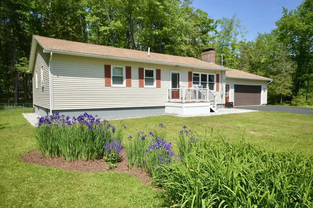 226 Center Drive Orrington ME 04474