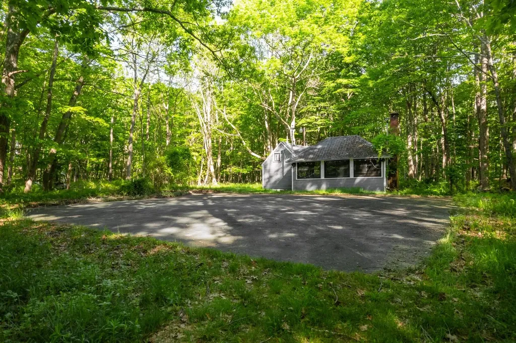 22 Brave Boat Harbor Road York ME 03909