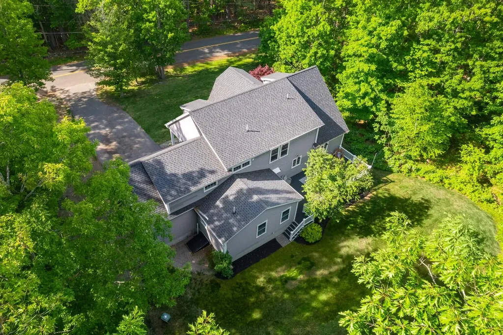 22 Brave Boat Harbor Road York ME 03909