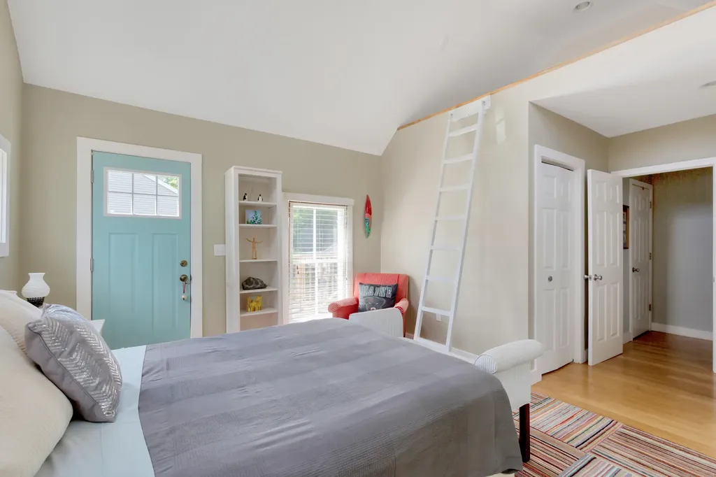 319-321 Commercial Street Rockport ME 04856