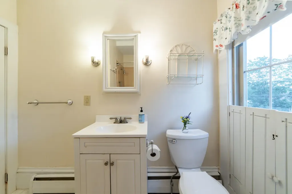 532 E Elm Street Yarmouth ME 04096