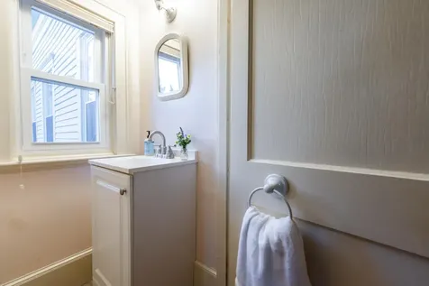 532 E Elm Street Yarmouth ME 04096
