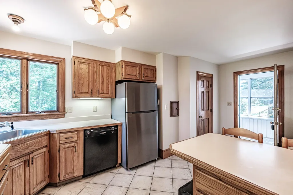 954 Sawyer Street South Portland ME 04106