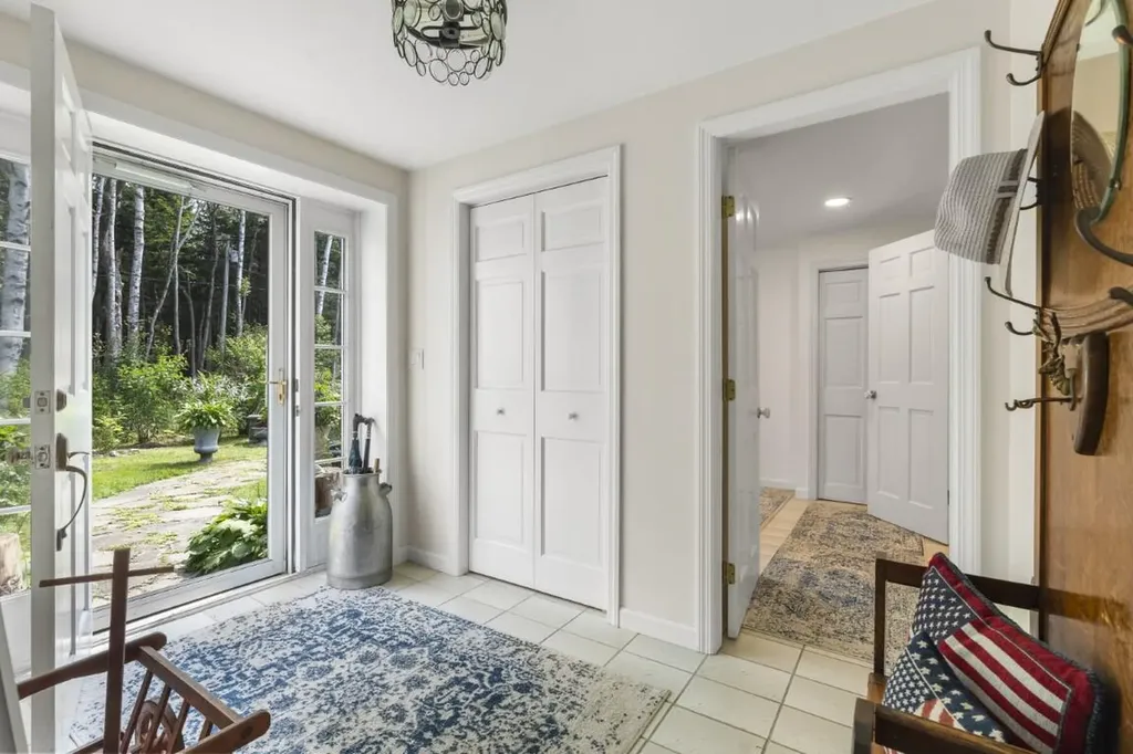 825 Hendricks Hill Road Southport ME 04576