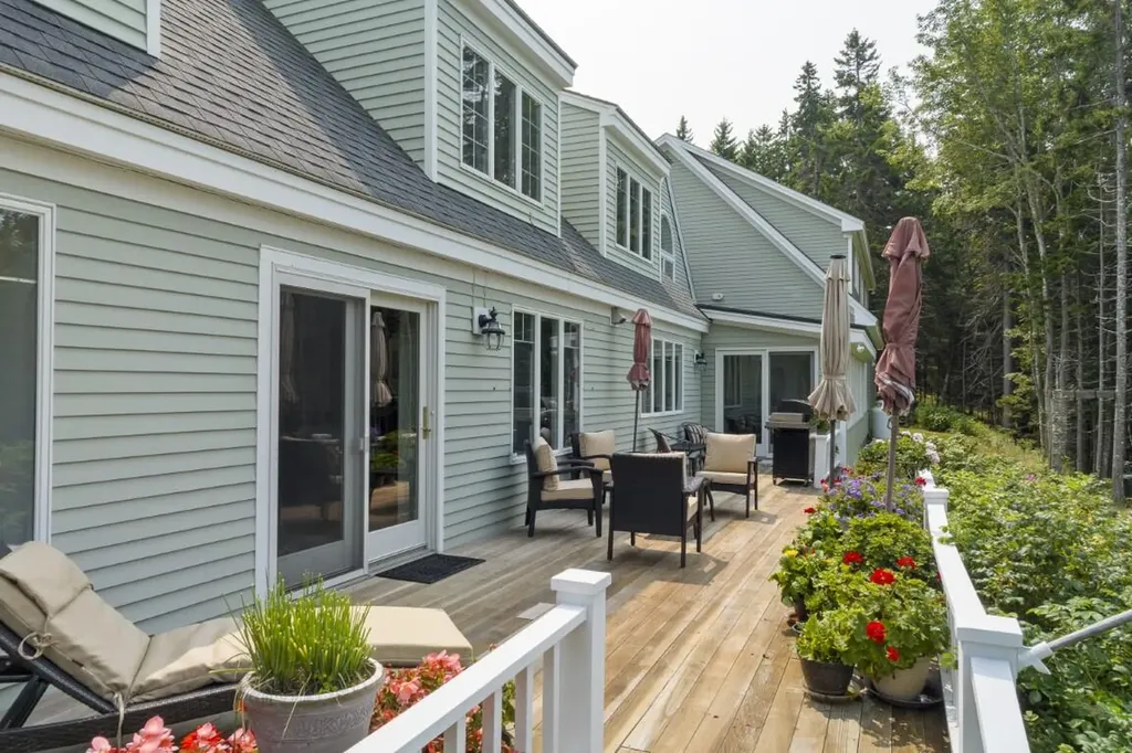 825 Hendricks Hill Road Southport ME 04576