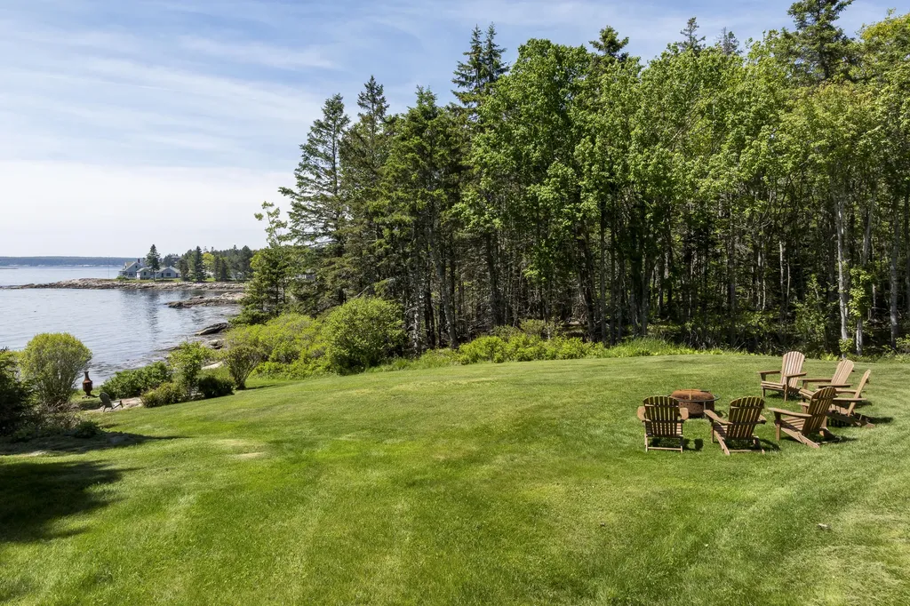 825 Hendricks Hill Road Southport ME 04576