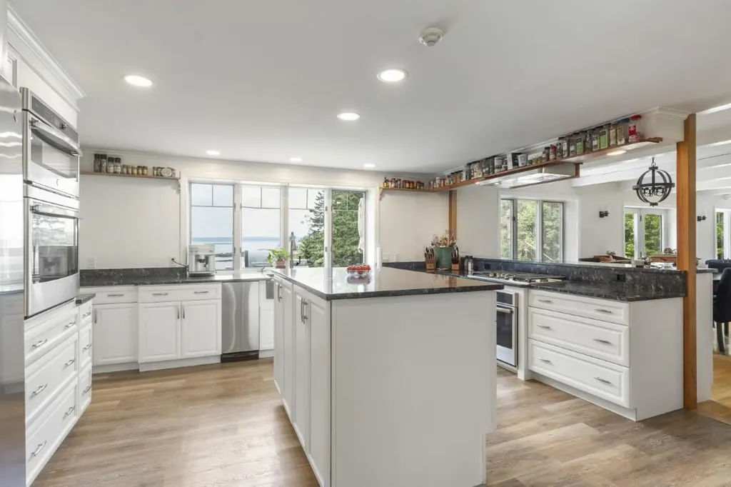 825 Hendricks Hill Road Southport ME 04576
