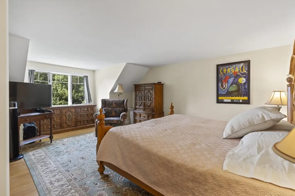 825 Hendricks Hill Road Southport ME 04576