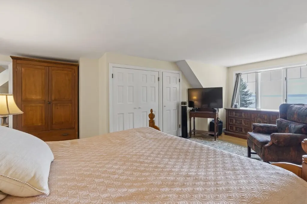 825 Hendricks Hill Road Southport ME 04576
