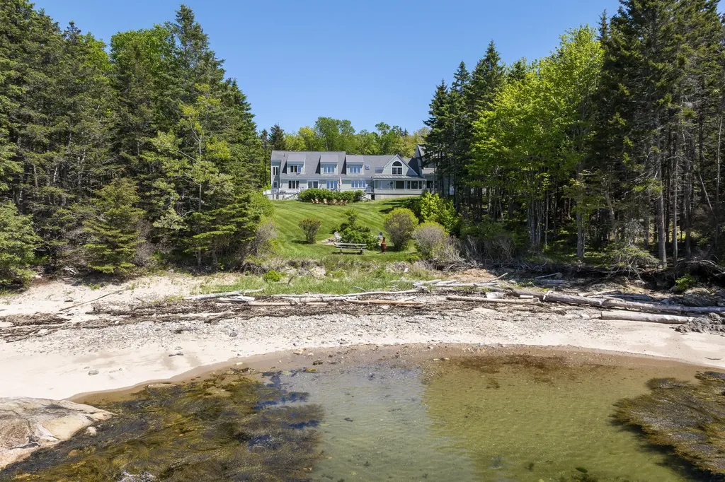 825 Hendricks Hill Road Southport ME 04576