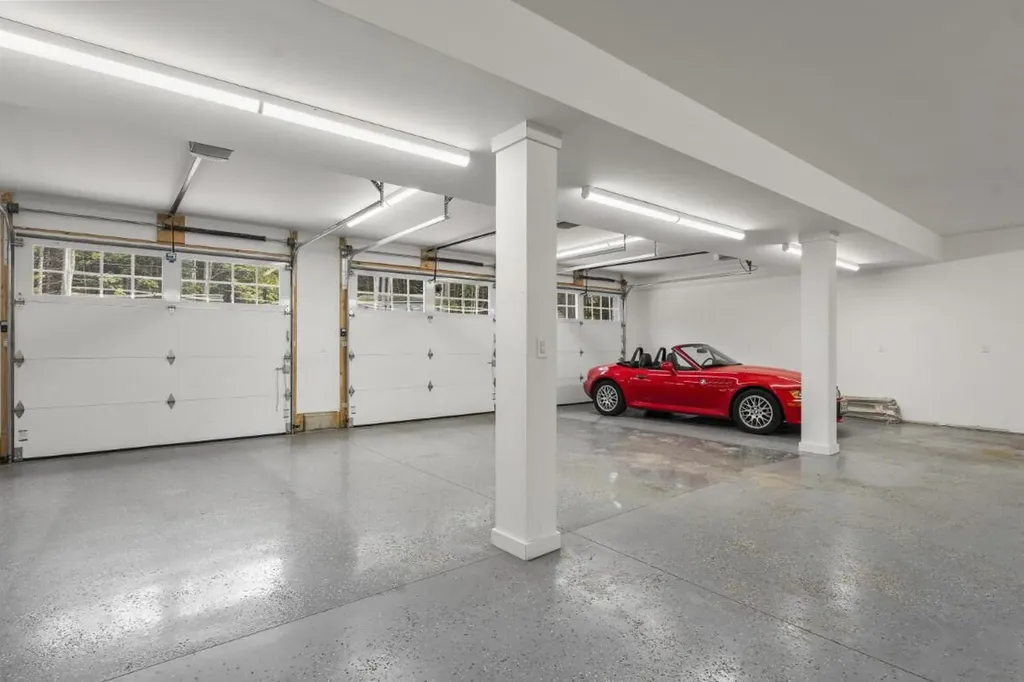 825 Hendricks Hill Road Southport ME 04576