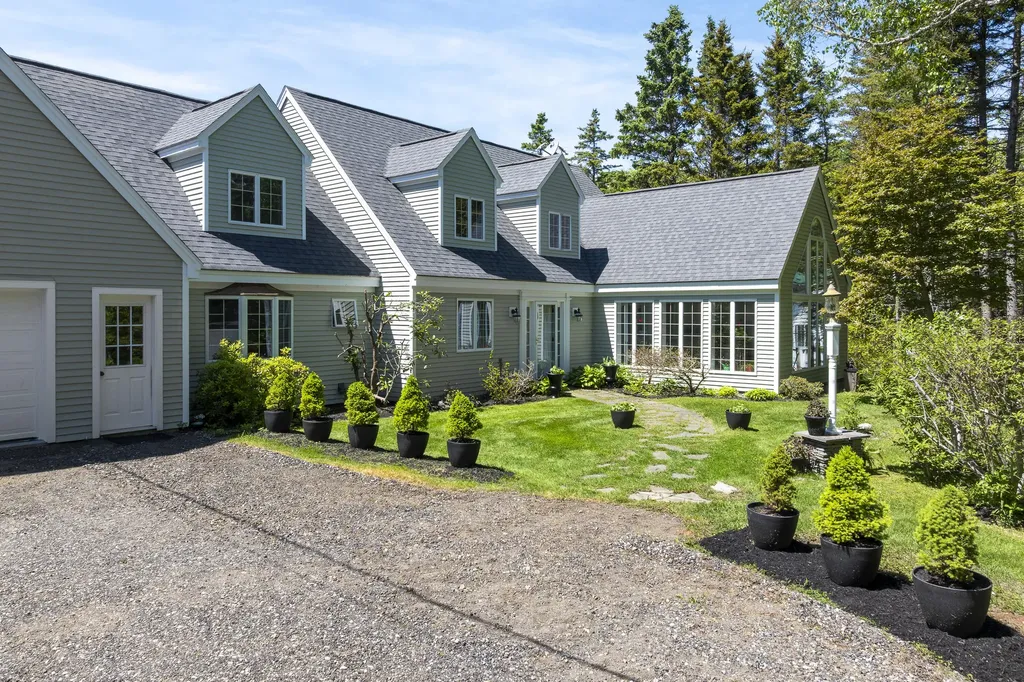 825 Hendricks Hill Road Southport ME 04576