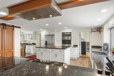 825 Hendricks Hill Road Southport ME 04576