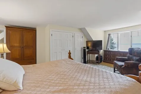 825 Hendricks Hill Road Southport ME 04576