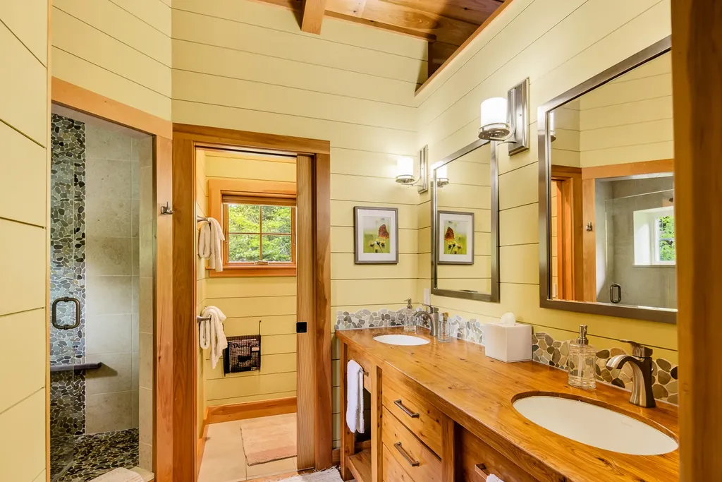 202 Sterlingtown Lane Union ME 04862