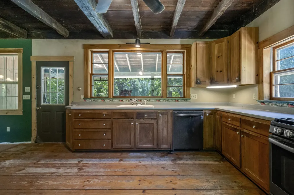 150 Knox Hill Road Fayette ME 04349