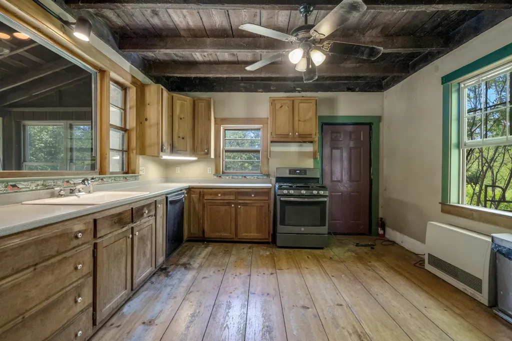 150 Knox Hill Road Fayette ME 04349