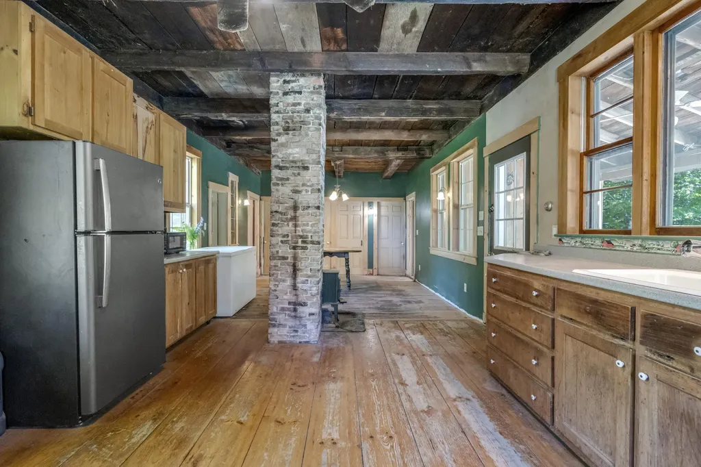 150 Knox Hill Road Fayette ME 04349
