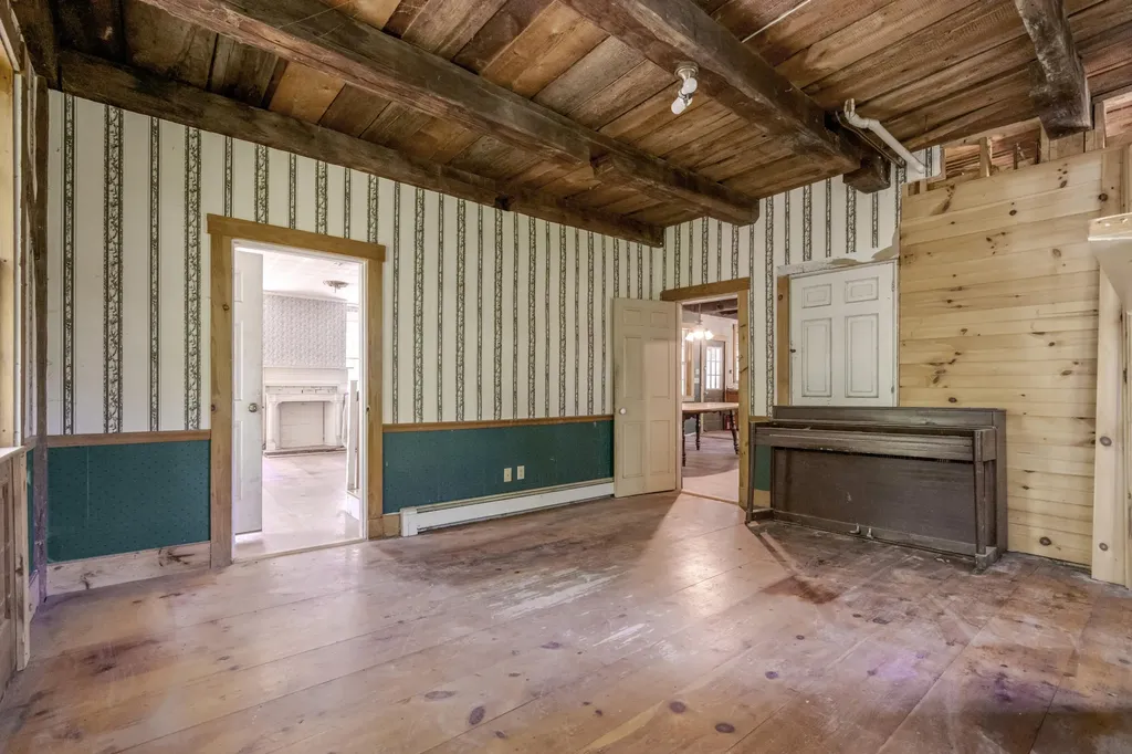 150 Knox Hill Road Fayette ME 04349