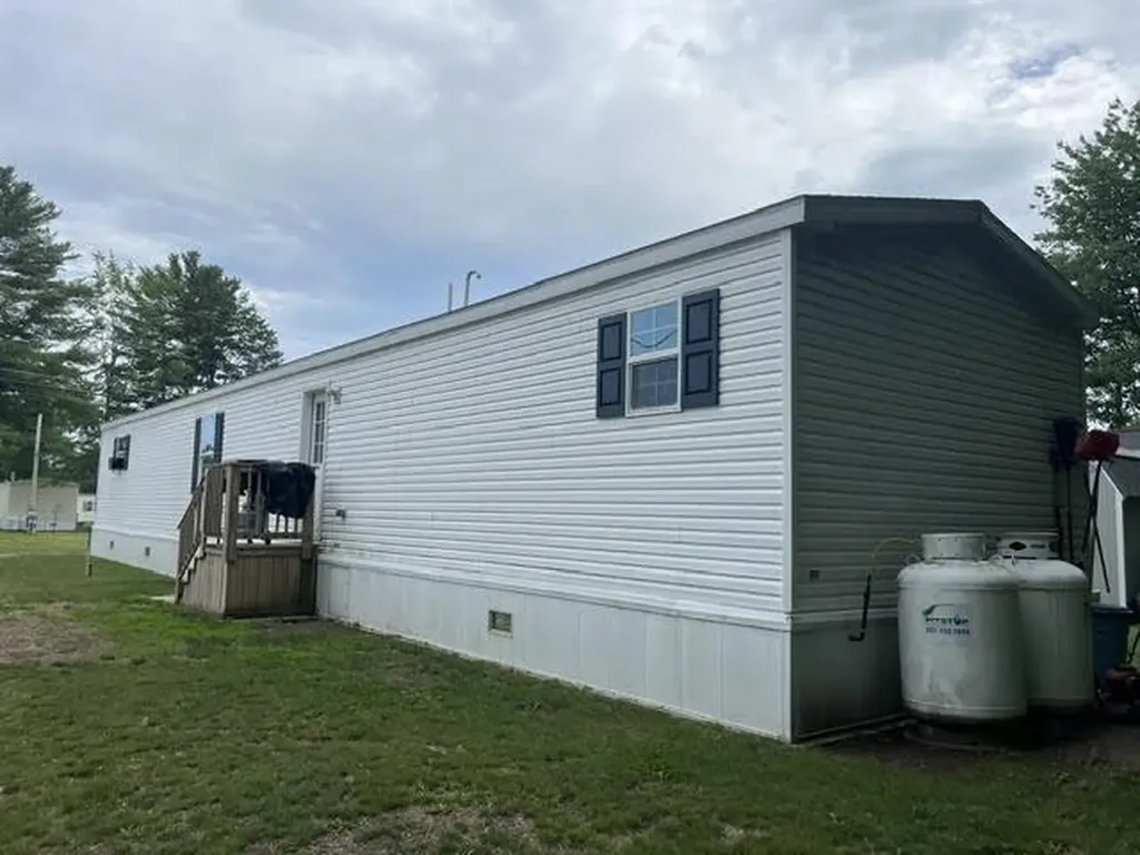 5 Sunset Drive Standish ME 04084