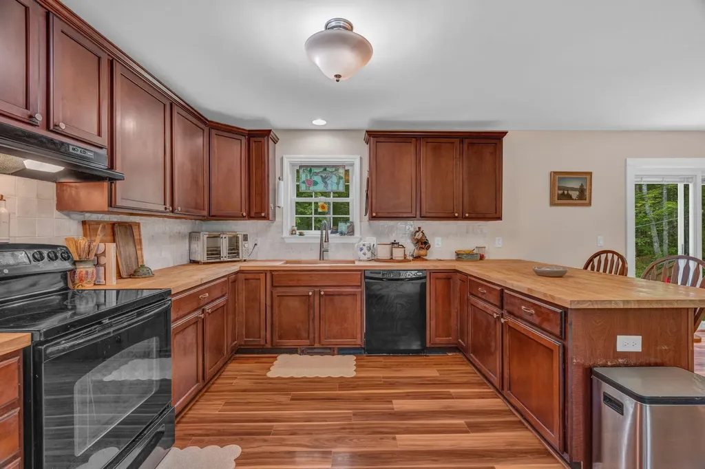 79 Greenwood Avenue Warren ME 04864