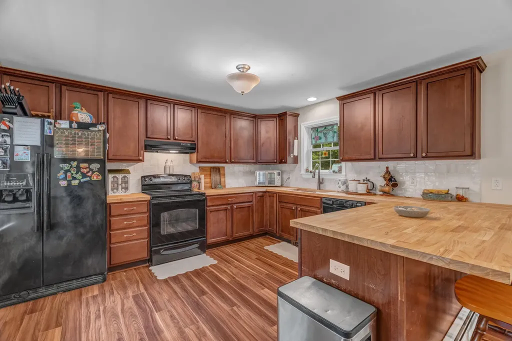79 Greenwood Avenue Warren ME 04864