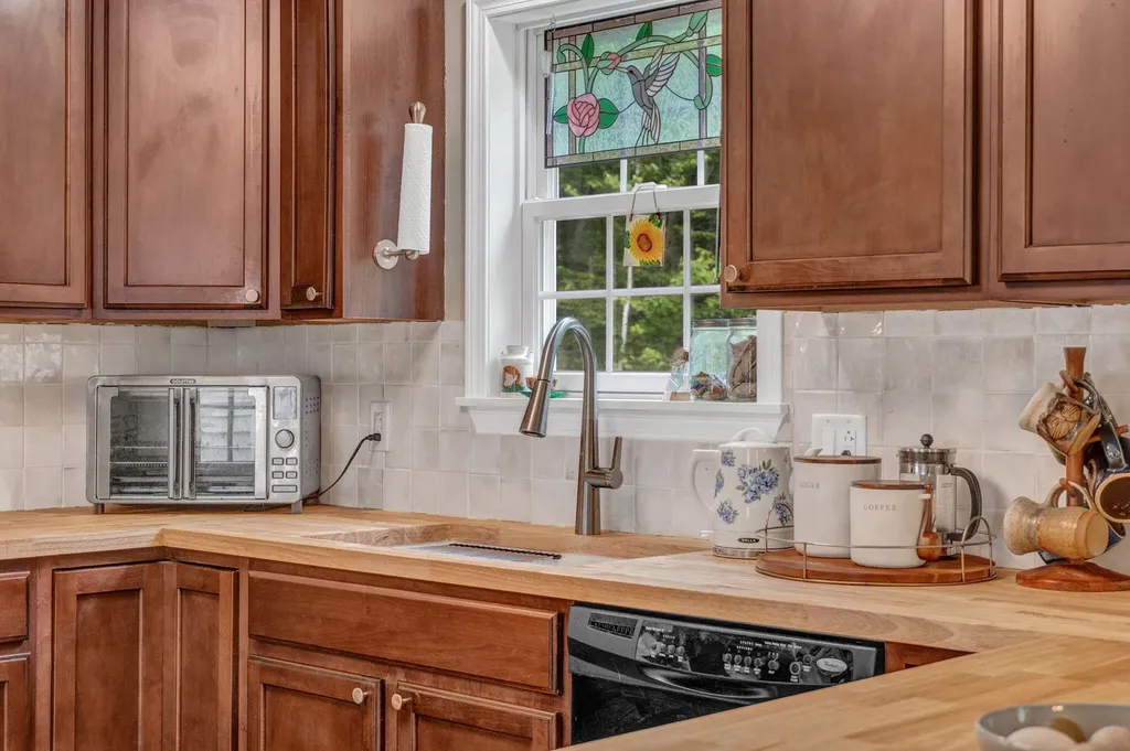 79 Greenwood Avenue Warren ME 04864