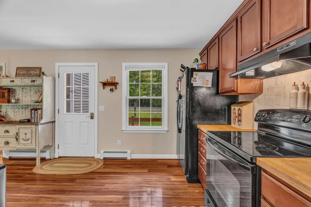 79 Greenwood Avenue Warren ME 04864