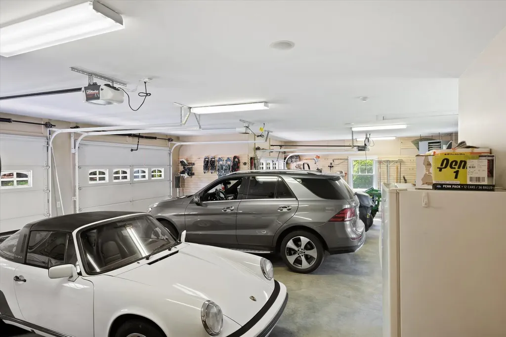 100 Memory Lane Holden ME 04429