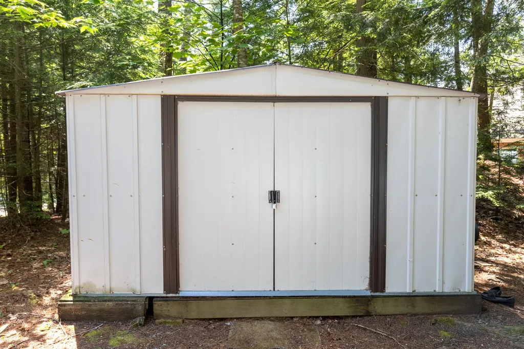 275 Birch Tree Drive Hudson ME 04449