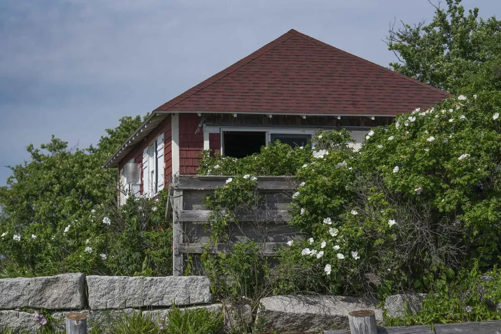193 S Wharf Road Brooksville ME 04617
