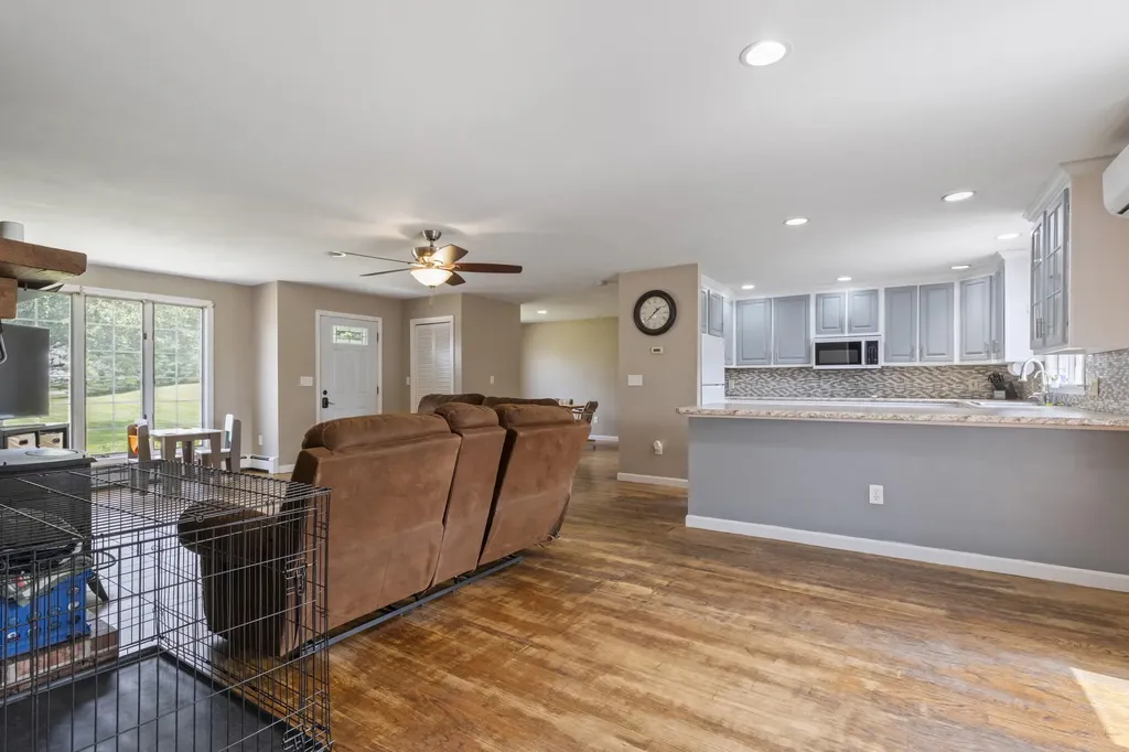 446 Eastern Avenue Augusta ME 04330