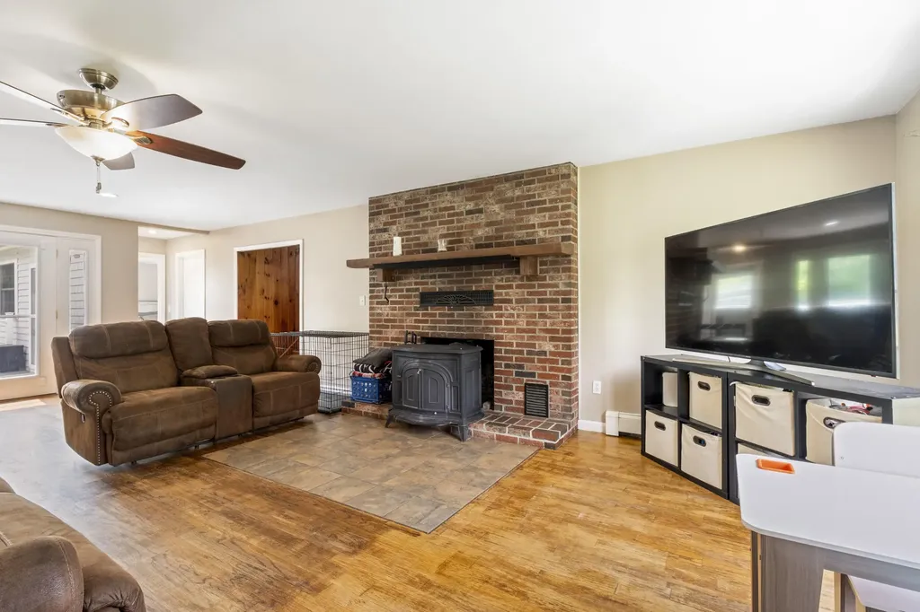 446 Eastern Avenue Augusta ME 04330
