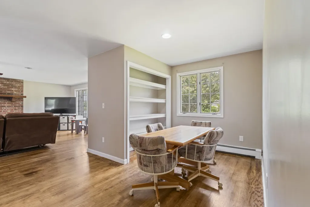 446 Eastern Avenue Augusta ME 04330