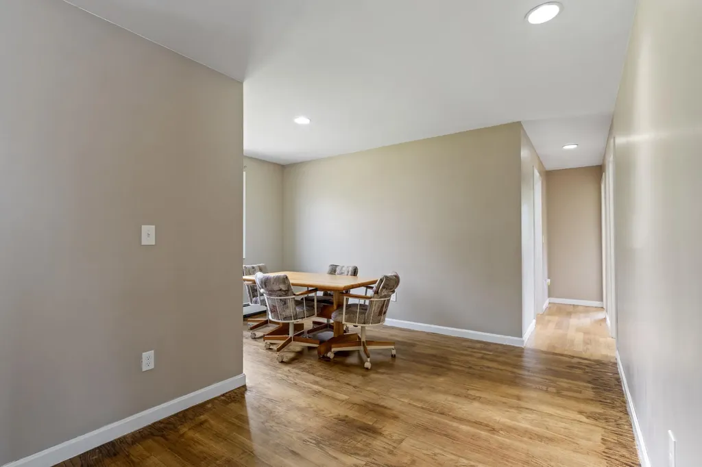 446 Eastern Avenue Augusta ME 04330
