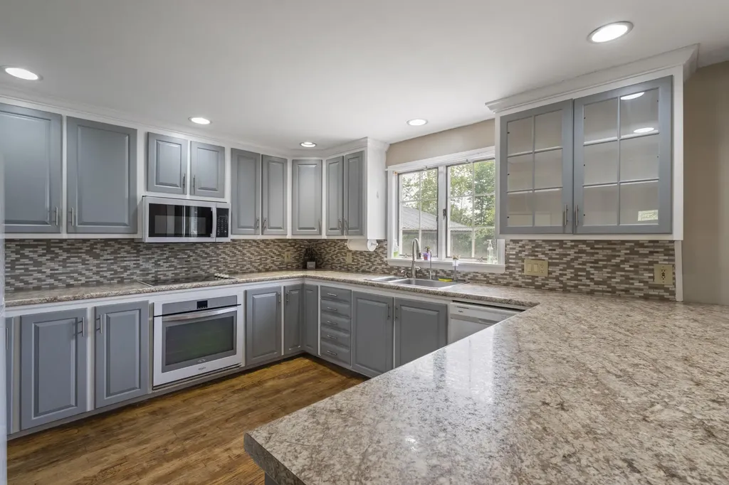 446 Eastern Avenue Augusta ME 04330