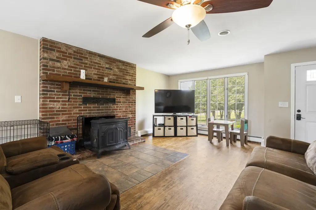446 Eastern Avenue Augusta ME 04330