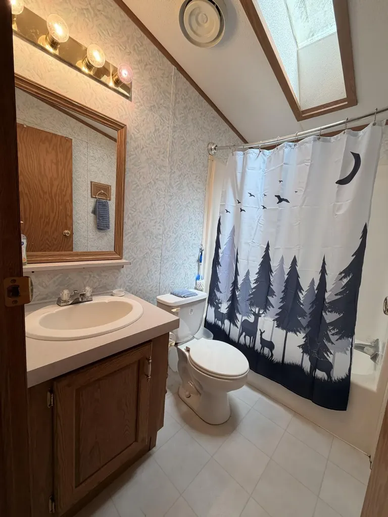 33 Wildflower Lane Naples ME 04055